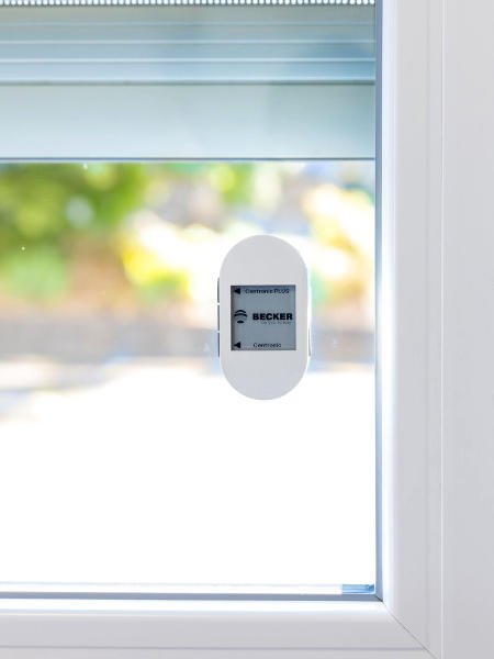 SC631PLUS am Fenster befestigt SC631PLUS-am-Fenster